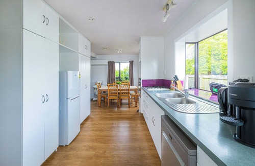 Lynmore Casa | Family Friendly Retreat in Rotorua's Top Suburb