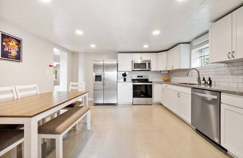 Baroda Casa | Family-Friendly Retreat Close to Wineries, Beaches & Downtown Baroda