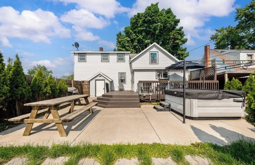 Baroda Casa | Family-Friendly Retreat Close to Wineries, Beaches & Downtown Baroda