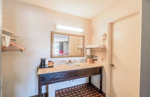 Vernon Hotel | Family-Friendly Room Near Vernon College with Spacious Layout & Comfort