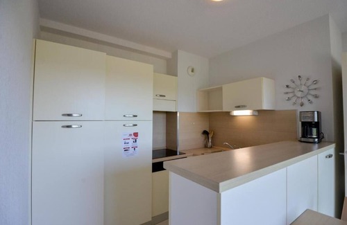 Azille Hotel | Family-Friendly Unit: Pool, Kitchenette, Scenic Surroundings Near Carcassonne
