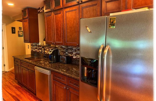 Scottsburg Casa | Family friendly waterfront property