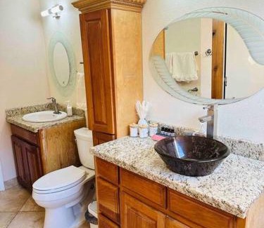 Sherwood - Tualatin South Villa | Family Fun Retreat Home with a Heart