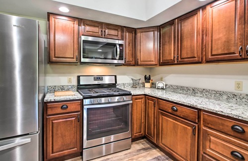 Janesville Casa | ¡NUEVO! ¡Casa familiar con terraza, patio y muelle en el río Rock!