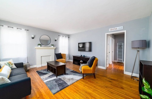 North Long Beach Casa | Family Home W/Game Room, Close to DT Long Beach :)