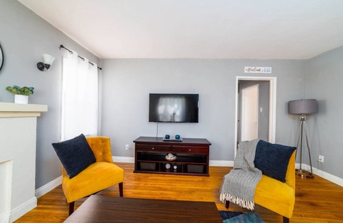 North Long Beach Casa | Family Home W/Game Room, Close to DT Long Beach :)