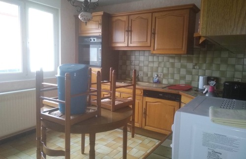Charency-Vezin Casa | Family home with terrace and games room