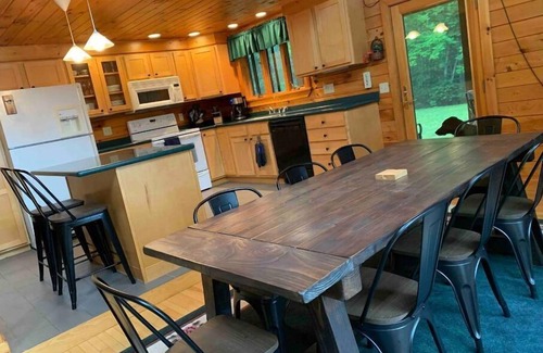 Island Falls Casa | Family Lake House in Island Falls