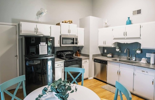 Mount Pleasant Casa | Family & Pet Friendly Home in Quiet Neighborhood - Close to Beaches & Downtown!