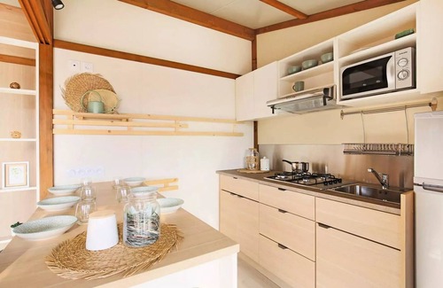 Seillac Chalet De Esquí | FAMILY range Chalet PORTLAND- Large bay window to access the terrace: brightness guaranteed! Sleeps 7