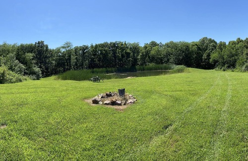 Bethany Casa | Family Retreat-fishing pond, pool table and double bunks!!