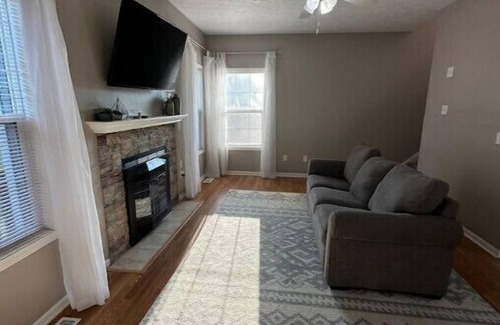 Stockwell Casa | Family sized house close to everything and only 7 miles from Purdue!