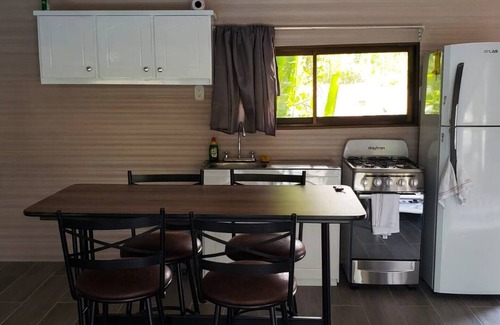 Parrita Casa | ¡Nuevo! Tarzan Family Treehouse! Jacuzzi, WIFI rápido, aire acondicionado!❤️