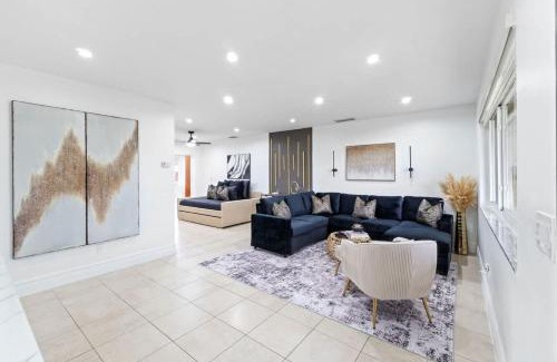 Hollywood Casa | Family Vibes at Pines