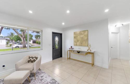 Hollywood Casa | Family Vibes at Pines