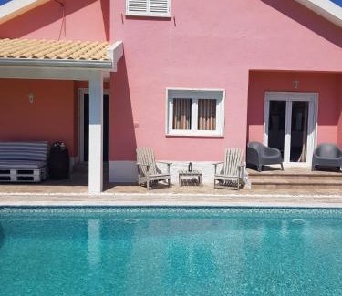 Charneca de Caparica e Sobreda Casa | Family Villa Pool & Beach