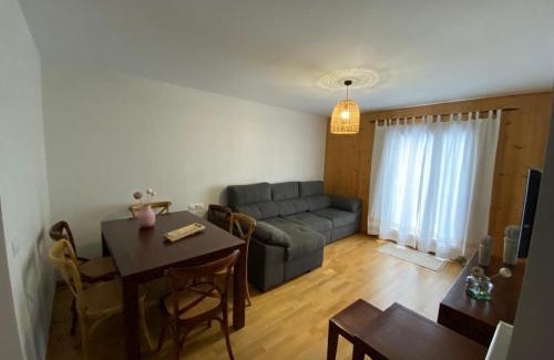 Castiello de Jaca Apartamento | Fantástico Apartamento con jardín en Castiello de Jaca VUT HU-20-007