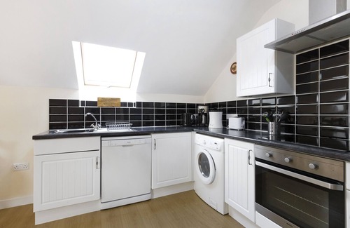 Newchapel Cabaña | parejas fantásticas escapan al país. Cerca de la costa, en zona tranquila