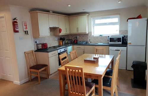 Saint Columb Major Cabaña | 2020 - ¡Ofertas anticipadas y ofertas tardías en el excelente resort de Cornualles, Newquay!