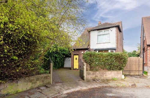Manchester Casa | Fantastic, modern 3 bedroom house in West Didsbury. Close to all amenities.