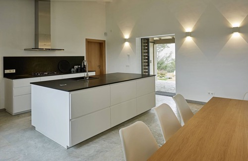 Montuiri Casa | Fantástica villa nueva con piscina infinita