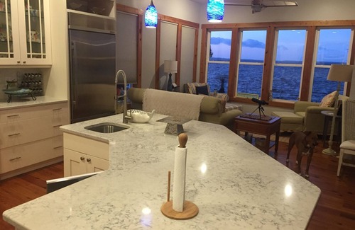 Roper Casa | Fantastic WATERFRONT house with BEAUTIFUL VIEWS OF THE ALBEMARLE SOUND. Relaxing