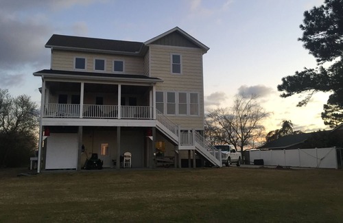Roper Casa | Fantastic WATERFRONT house with BEAUTIFUL VIEWS OF THE ALBEMARLE SOUND. Relaxing