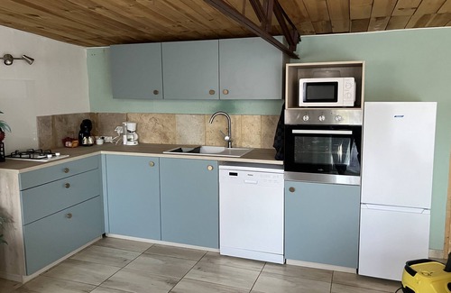 Les Eglisottes-et-Chalaures Cabina | Farmhouse cabin with indoor pool and Jacuzzi