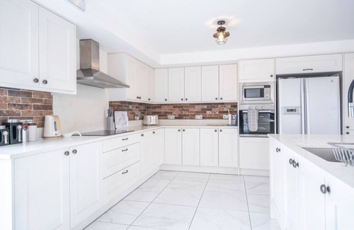 Stafford Otro | Farm House for Large groups: 8 bedrooms & 7 baths