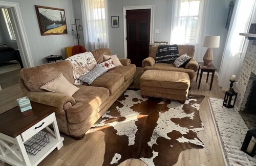 Cornersville Otro | Farm house without the work. Enjoy the fresh air and the star gazing at night.