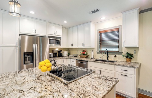 Hernando Casa | Farm & Lake Views: Rural Mississippi Loft Apt