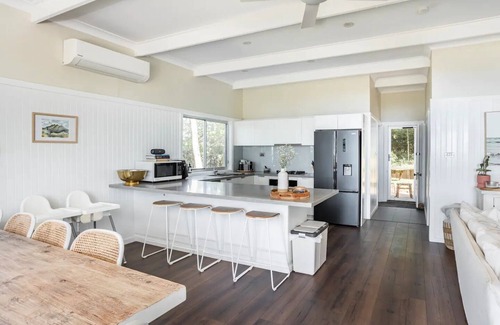 Saddleback Mountain Cabaña | Farm Stay Kiama | 3 Bed Retreat | Fireplace & Bath