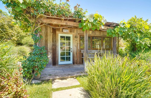 Carpinteria Cabaña | Farmhouse-chic Carpinteria Cottage w/ Pool Access