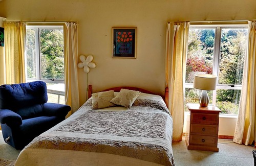 Ngatimoti Otro | Casa de campo en una zona tranquila con vistas a la montaña.