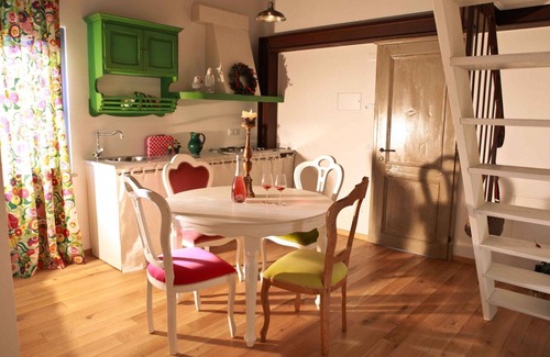 Fratte Rosa Otro | Farmhouse in the vineyards with garden and swimming pool