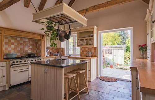 West Malling Casa | Farriers Cottage by Bloom Stays