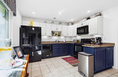 Fayetteville Casa | Sophisticated Maximalist