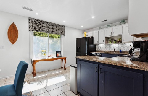 Fayetteville Casa | Sophisticated Maximalist