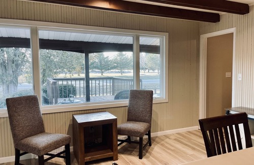 Arcadia Casa | Feel at home in this comfortable getaway steps away from beautiful Memorial Park