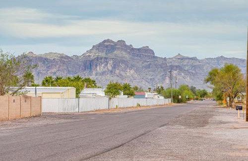 Apache Junction Casa | Fenced-In Yard and Mtn Views Apache Junction Home!