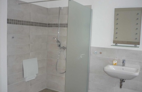 Janneby Apartamento | Ferienhaus Carstensen - gemütlich und rollstuhlfreundlich eingerichtetes Ferienhaus mit Terrasse