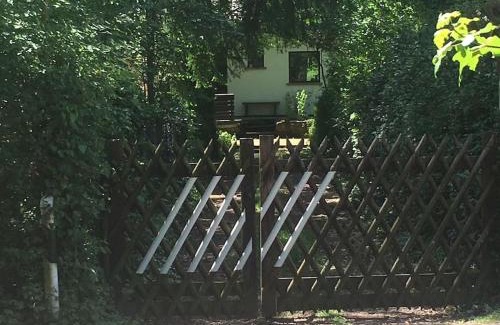 Wachenheim an der Weinstrasse Apartamento | Ferienhaus im Wald an der Weinstrasse