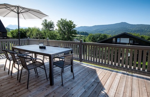 Vorauf Casa | Ferienhaus Megumi, 160m², 4 Schlafzimmer, 3 Bäder, Max. 8 Pers., Balkon, Wlan