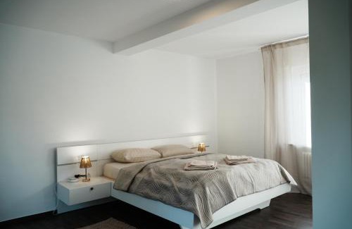 Guenzburg Apartamento | Ferienhaus Zentral, nahe Legoland und Stadtmitte, Flussblick - Perfekt für Familien, Geschäftstreffen, Monteure und mehr!