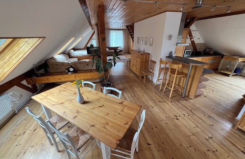 Boitzenburger Land Complejo | Ferienhof Schmetterlingsgarten Ferienwohnung 2 Dachgeschoss mit Garten