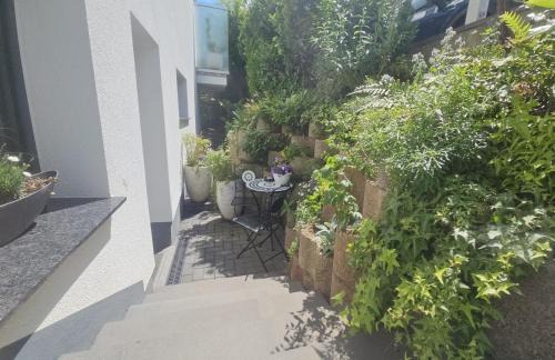 Ahrweiler Apartamento | Ferienwohnung Ahrfair im Kräutergarten