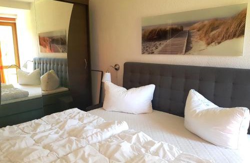 Neuensien Apartamento | Ferienwohnung 2 im Haus am See mit Terrasse und Wintergarten