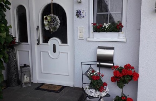 Unterschneidheim Apartamento | Ferienwohnung Gogelhopf