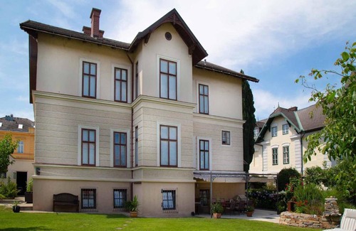 Poverding Apartamento | Ferienwohnung im Cottageviertel