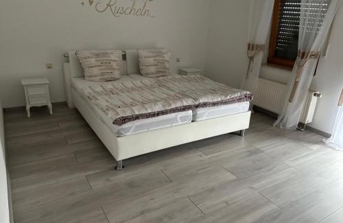 Kruft Apartamento | Ferienwohnung Monteure Unterkunft